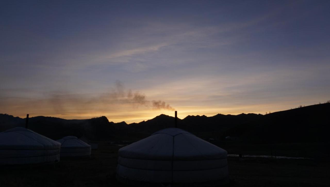 My Mongolia Eco Ger Camp Hotel Nalayh Exterior photo